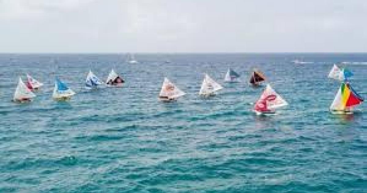 VOILE TRADITIONNELLE. Deux jours de courses dans la baie des Saintes