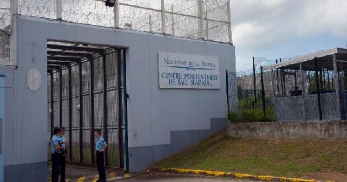 Un ouvrier tente d'introduire de la drogue en prison