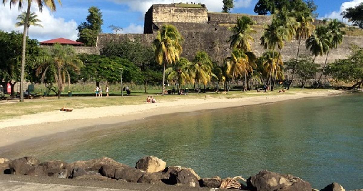 La baignade est interdite à la plage de la Française à Fort-de-France