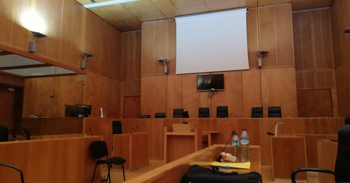    





Devant les assises, un père comparaît pour le meurtre de sa fille de 6 mois




