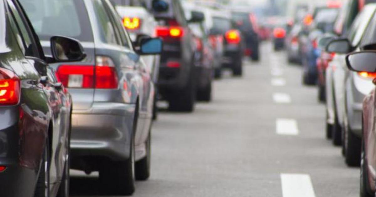 Une voiture en panne sur le Pont de la Gabarre occasionne un important bouchon