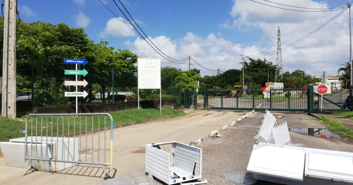 Débrayage au SYVADE : la décharge de la Gabarre bloquée