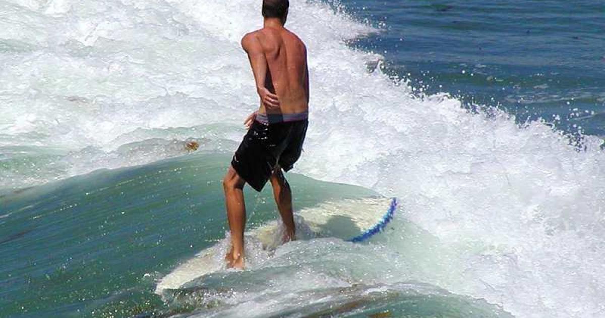 Un surfeur en difficulté sauvé par hélicoptère