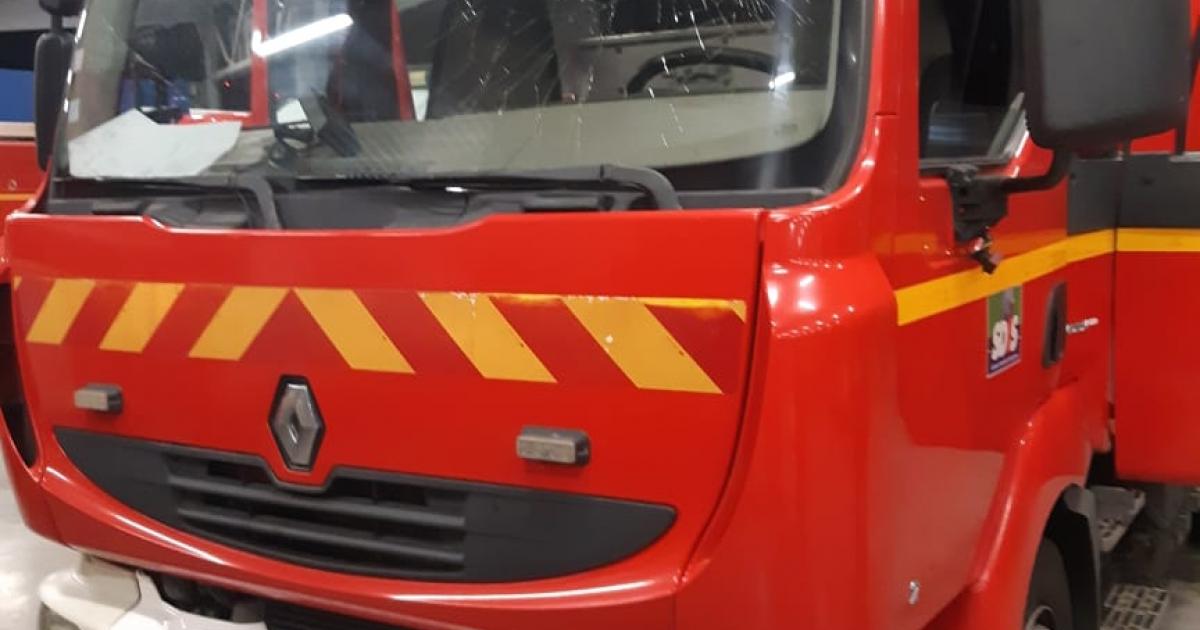 Les pompiers pris pour cible sur un barrage à Baie-Mahault