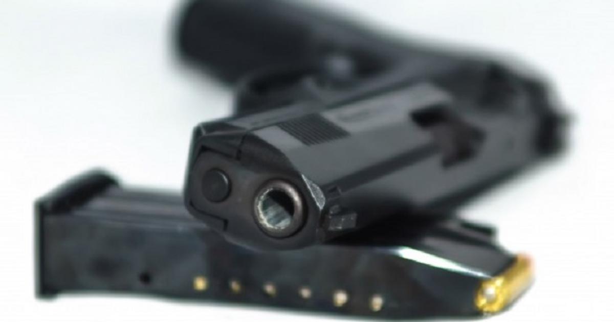 Il tire à 3 reprises avec un pistolet lors d'une dispute conjugale