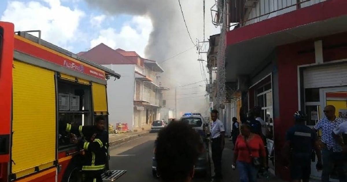 Incendie à Pointe-à-Pitre : une dizaine de maisons détruites