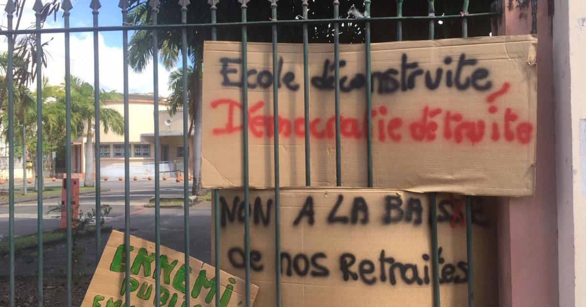 Grève de l'enseignement : les parents rencontrent les professeurs