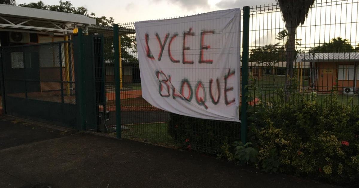 Appel à une journée école morte par la FSU