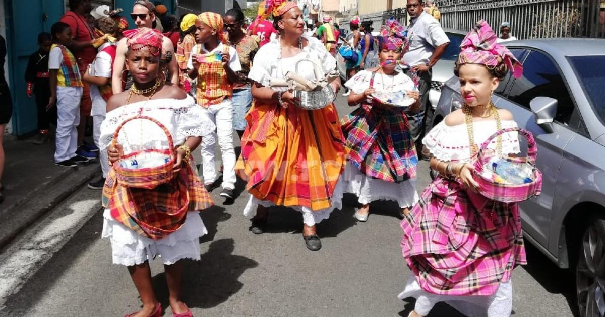 "Je ne suis pas d'accord pour une annulation du carnaval", réagit le maire du Lamentin