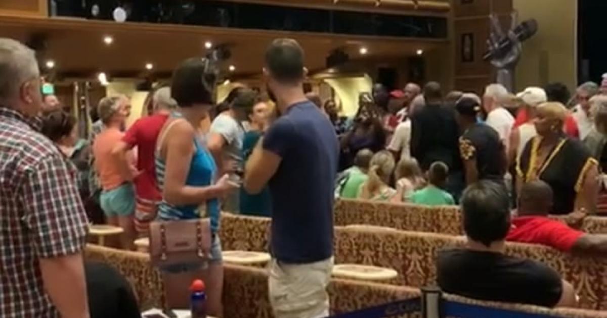 Tensions sur le bateau de croisière Costa Magica (vidéo)