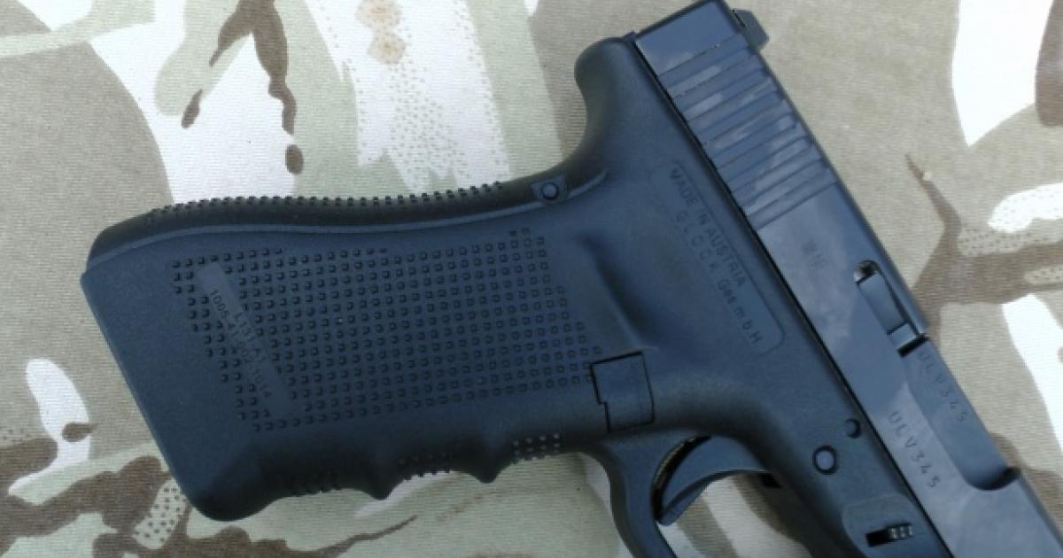 Ils voulaient tourner un film avec des armes factices, la police les interpelle