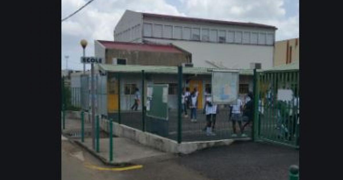     





Cambriolage à l'école Emilie Fordant




