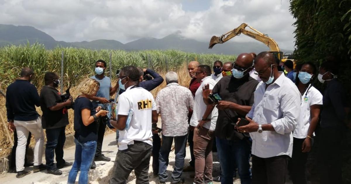 Fuites d'eau : Ary Chalus visite plusieurs chantiers