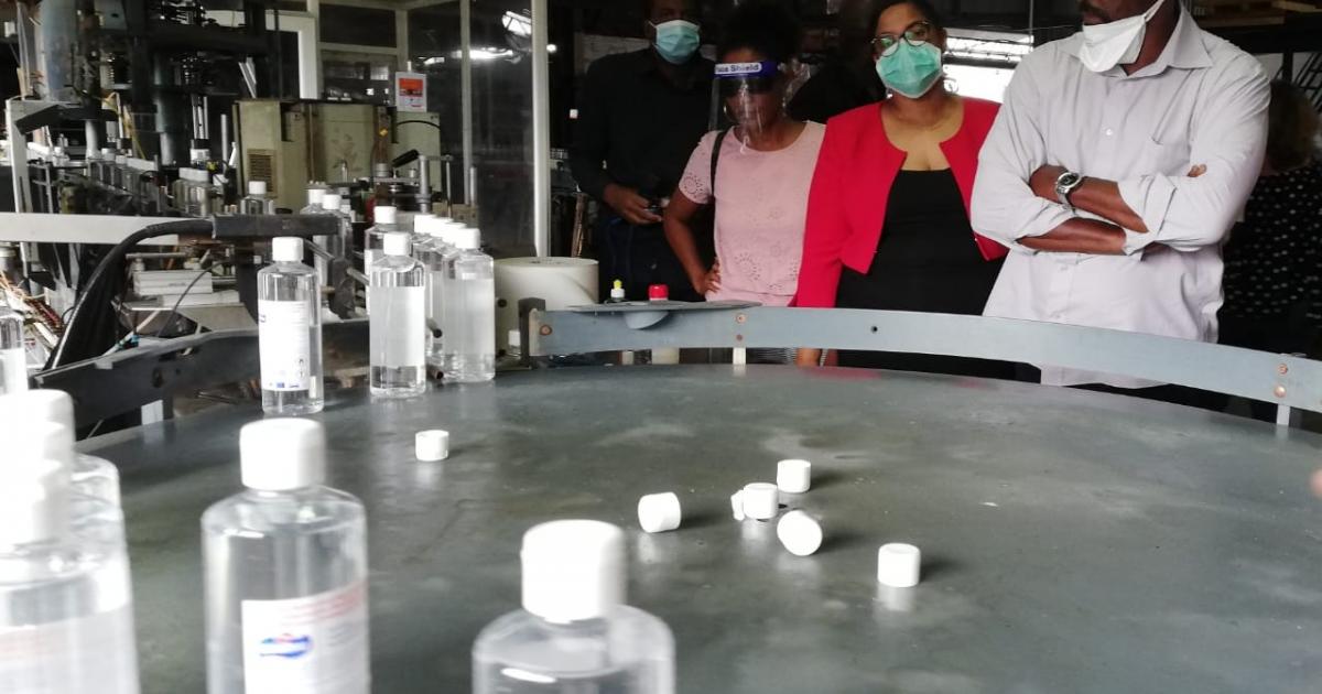 Du gel hydroalcoolique peyi "à prix abordable" commandé par la Région