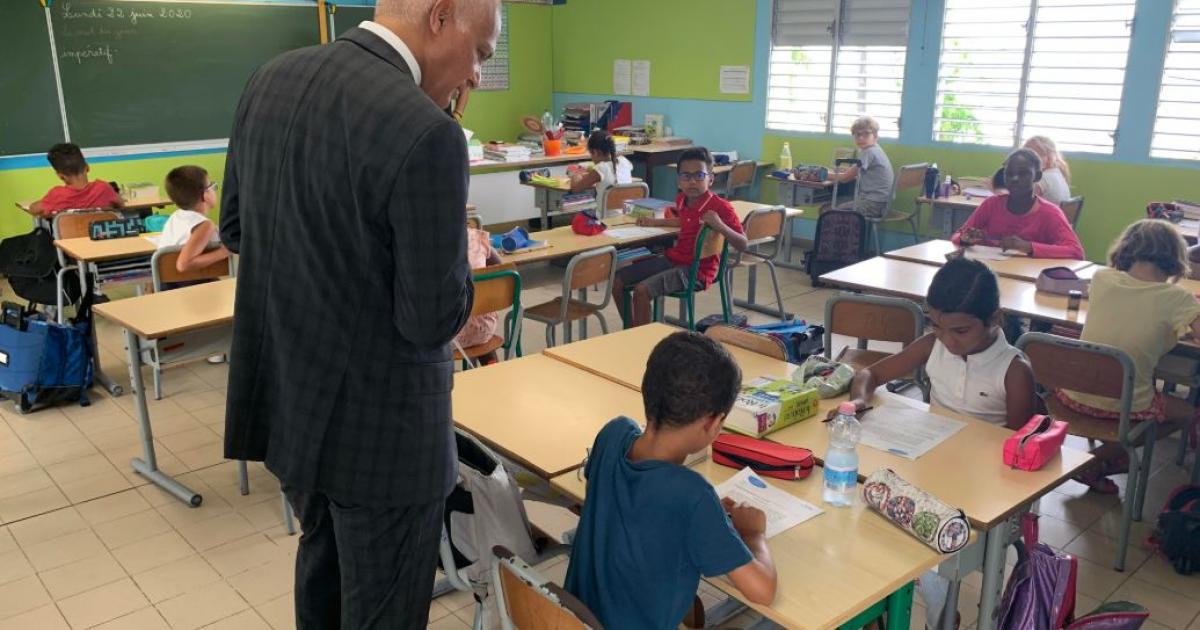     





Plus de 50% des élèves ont repris le chemin des cours




