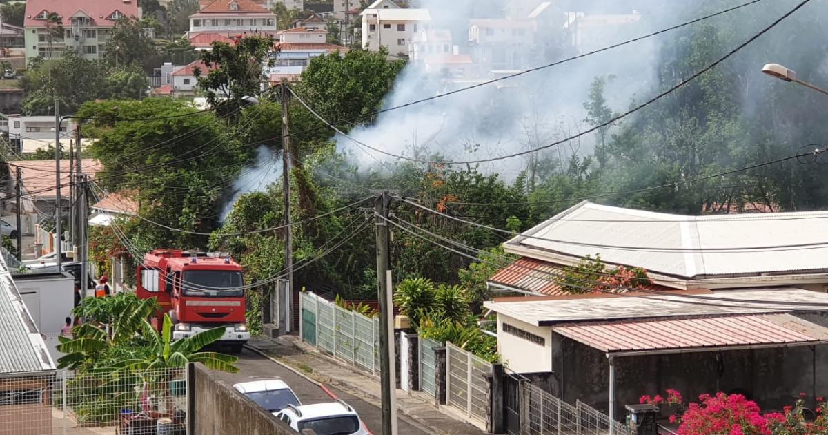 Un incendie se déclare dans une maison inhabitée à Bellevue