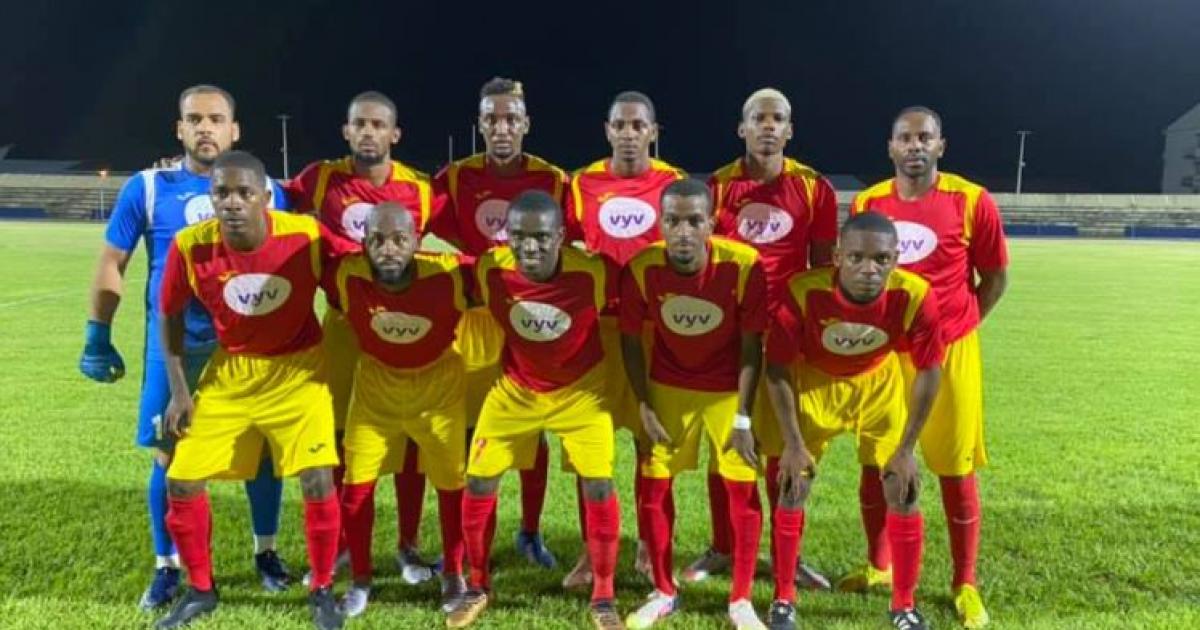     





Football : l'Aiglon remporte 4-0 la demi-finale de la coupe VYV  




