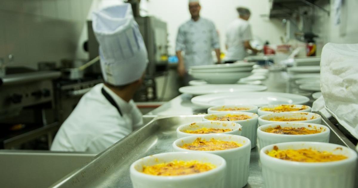 Fermeture partielle des restaurants dès ce lundi