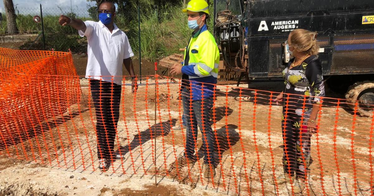 Ary Chalus visite des chantiers de rénovation de canalisations à Baie-Mahault et au Gosier
