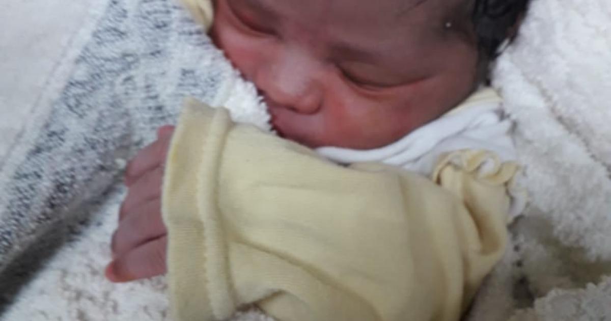 Une petite fille naît à domicile à Marie-Galante