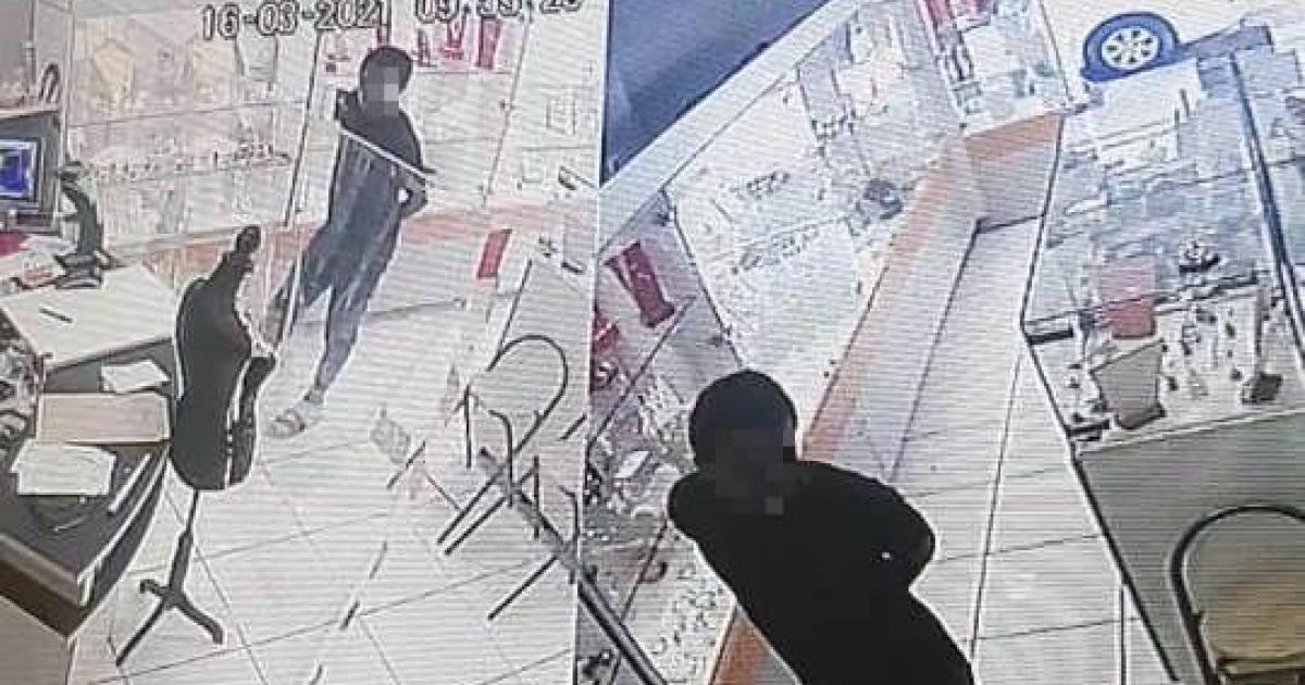 Les clients de la bijouterie étaient en fait des voleurs