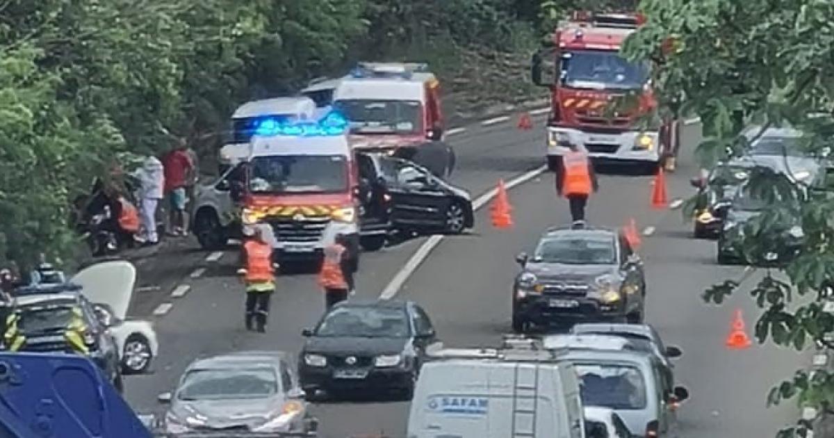 Collision entre deux voitures à Bois Rouge