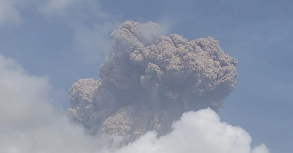 Saint-Vincent : les impressionnantes images du panache volcanique