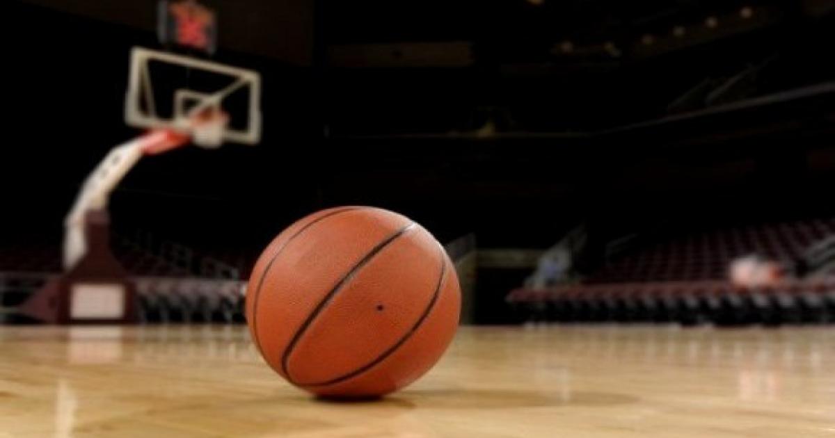 New Star - USR : le match de basket tourne à la bagarre générale