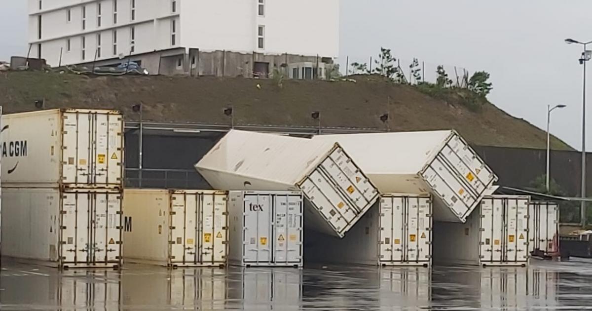 Ouragan Elsa : six conteneurs vides renversés par les rafales de vent