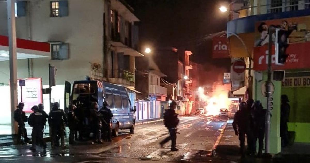 De nouveaux affrontements et de nouveaux pillages cette nuit à Fort de France