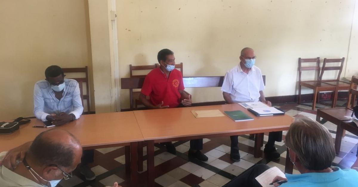 Plusieurs syndicats et associations se rassemblent contre la hausse du prix du gaz en Martinique