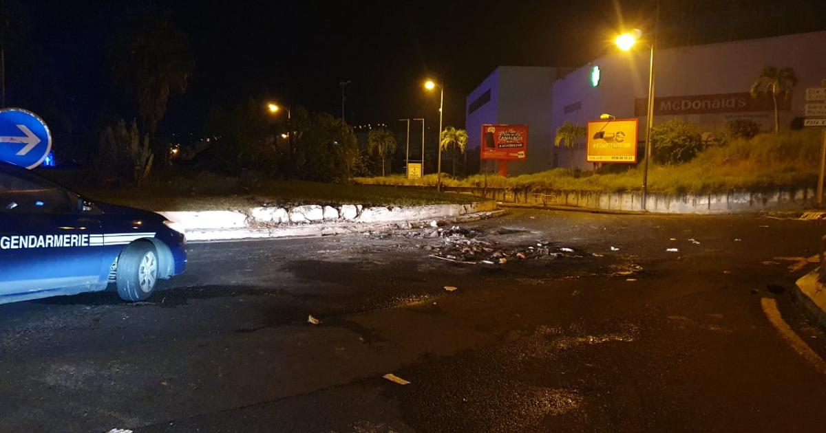 Quatrième nuit de violence dans plusieurs communes de Martinique
