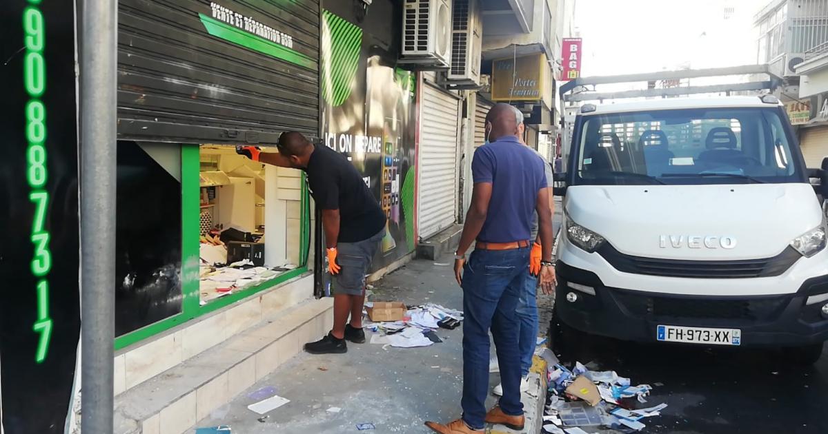 Commerces pillés et tirs à balles réelles : retour sur une nuit de violences à Pointe-à-Pitre