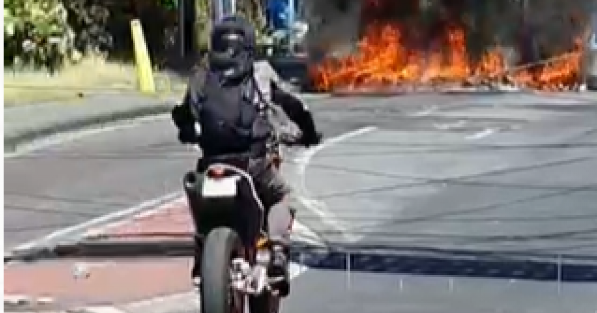 Barrages et crise sociale : un motard blessé, affrontements au CHU