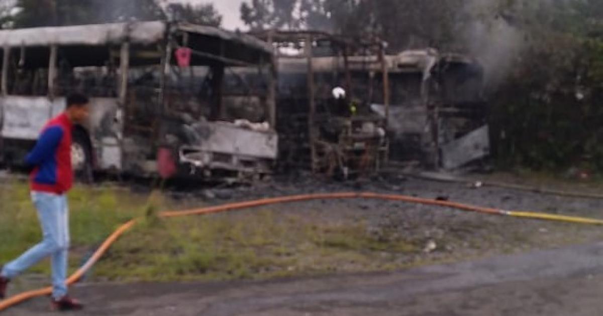 Trois bus incendiés très tôt ce vendredi