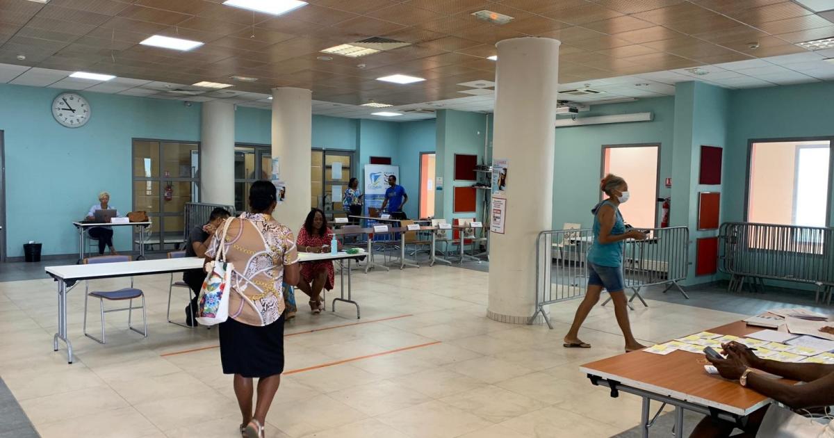 Taux de participation à 17h : 26.71% soit 5 points de mieux qu'au 1er tour
