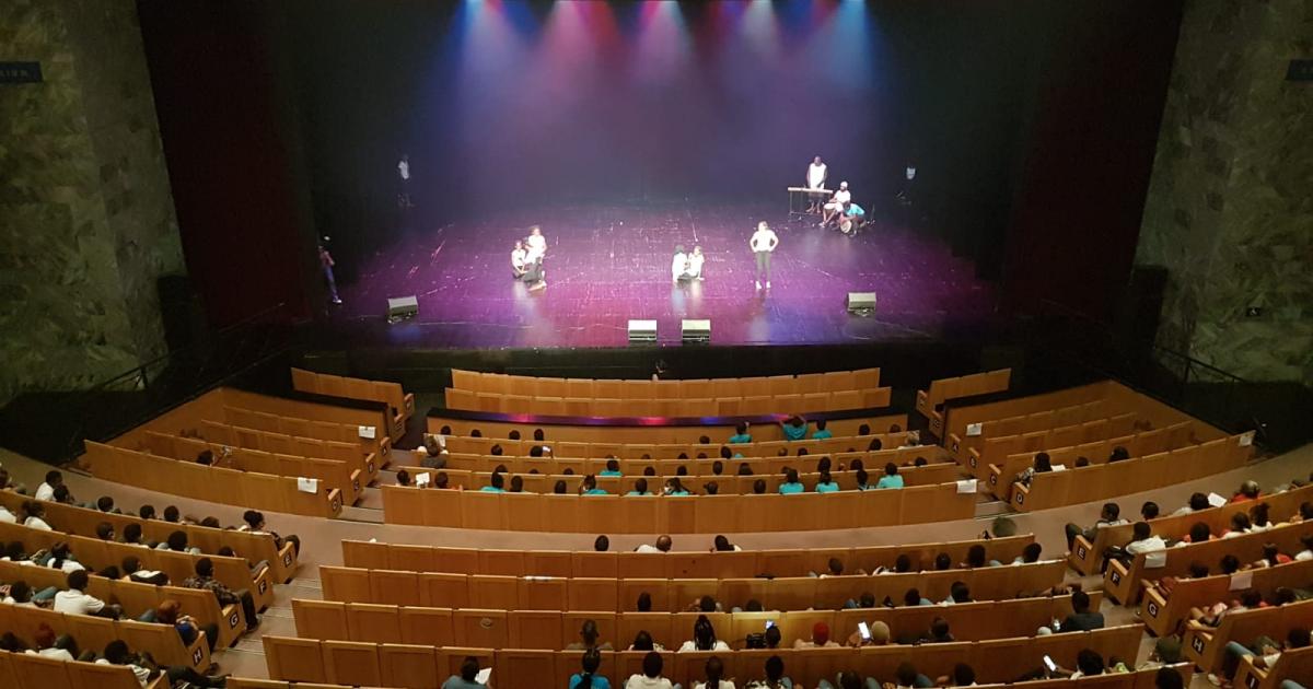 Culture & collèges : les jeunes brûlent les planches à Tropiques Atrium
