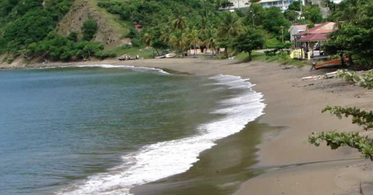     





La baignade est interdite à Petite Anse




