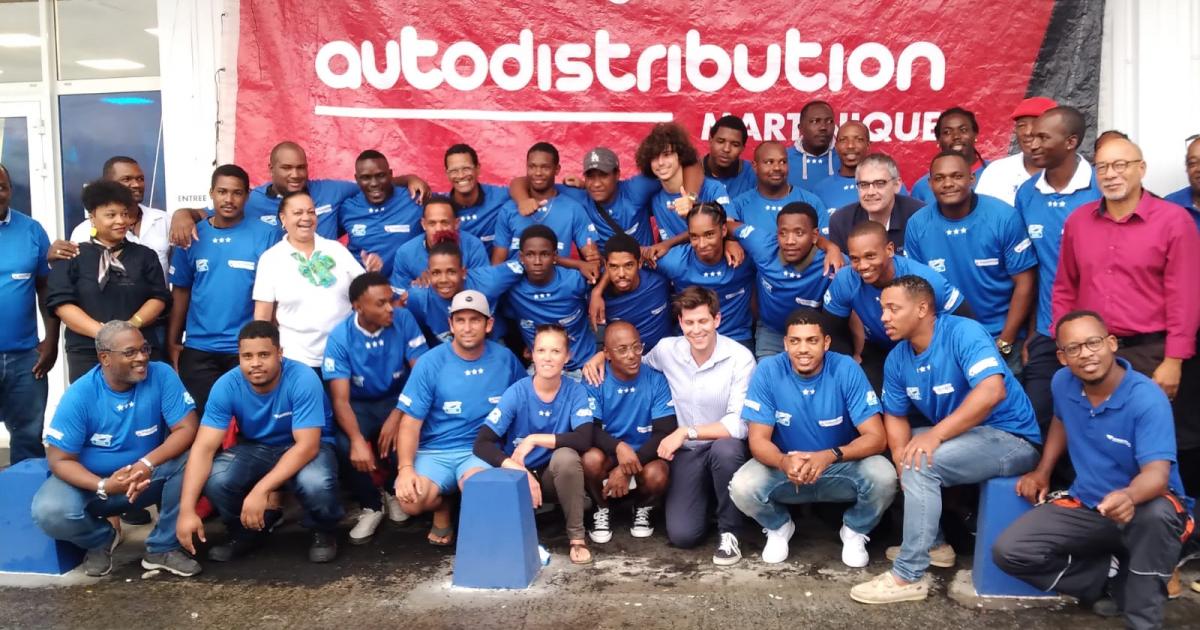 Brasserie Lorraine en difficulté, la yole Net 2000 est sponsorisée par Auto-Distribution