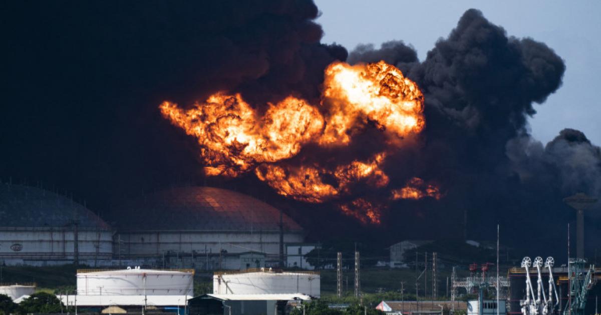 Cuba : deux jours de deuil national suite à l'incendie du dépôt pétrolier