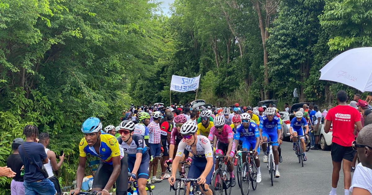     





[Direct] Tour cycliste 2022 : Suivez en direct la sixième étape entre Capesterre et Gourbeyre




