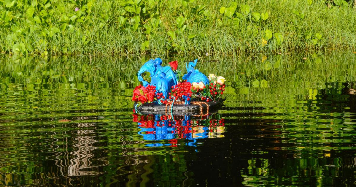     





[PHOTOS] Avez-vous croisé les éléphants bleus? 




