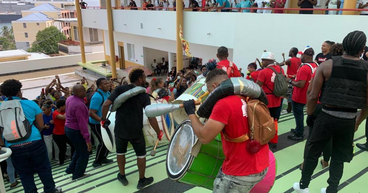     





[En images] La visite du groupe Alliance 972 au Lycée Schoelcher




