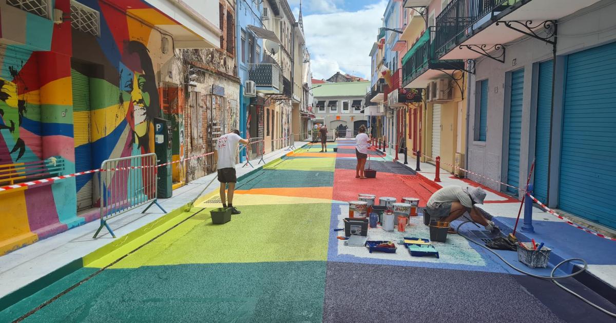 « Van dan vil » rue Garnier Pages, une immersion colorée au cœur de Fort-de-France