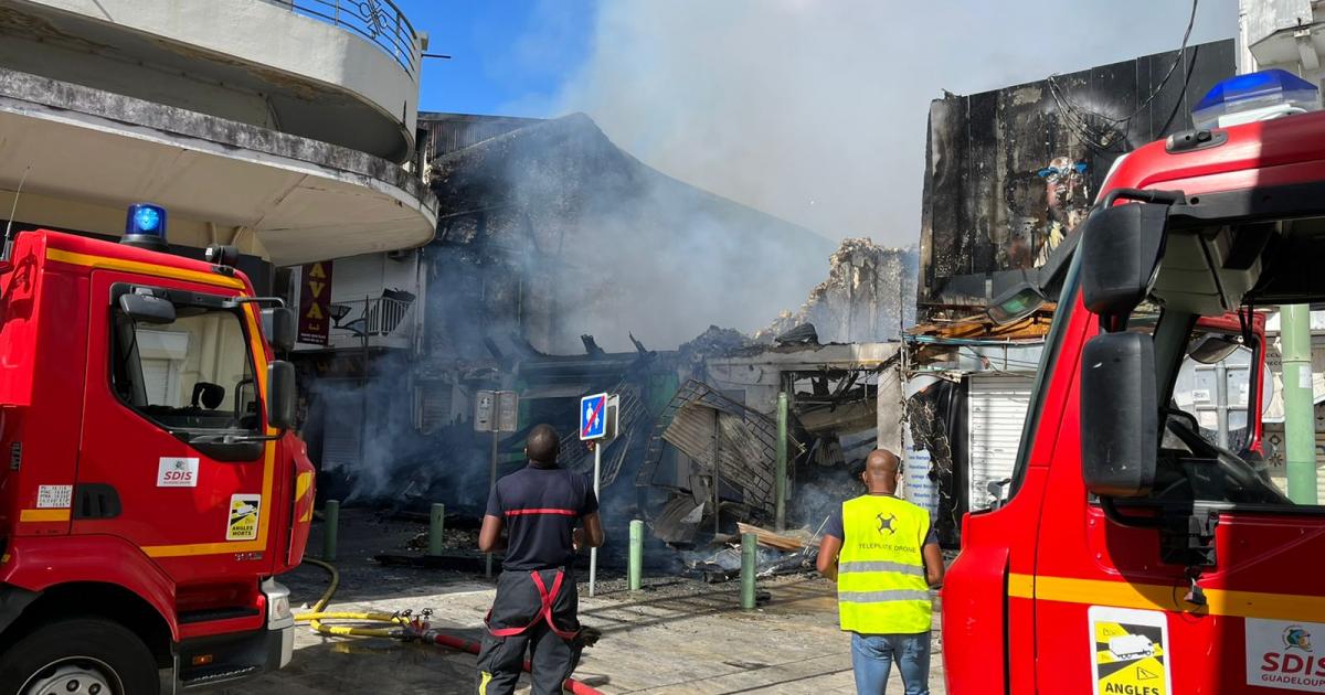 Un incendie impressionnant à Pointe-à-Pitre