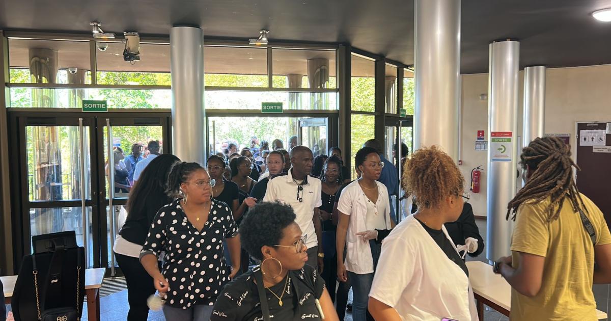 Les élèves de l'IFSI manifestent leur inquiétude pour leur avenir