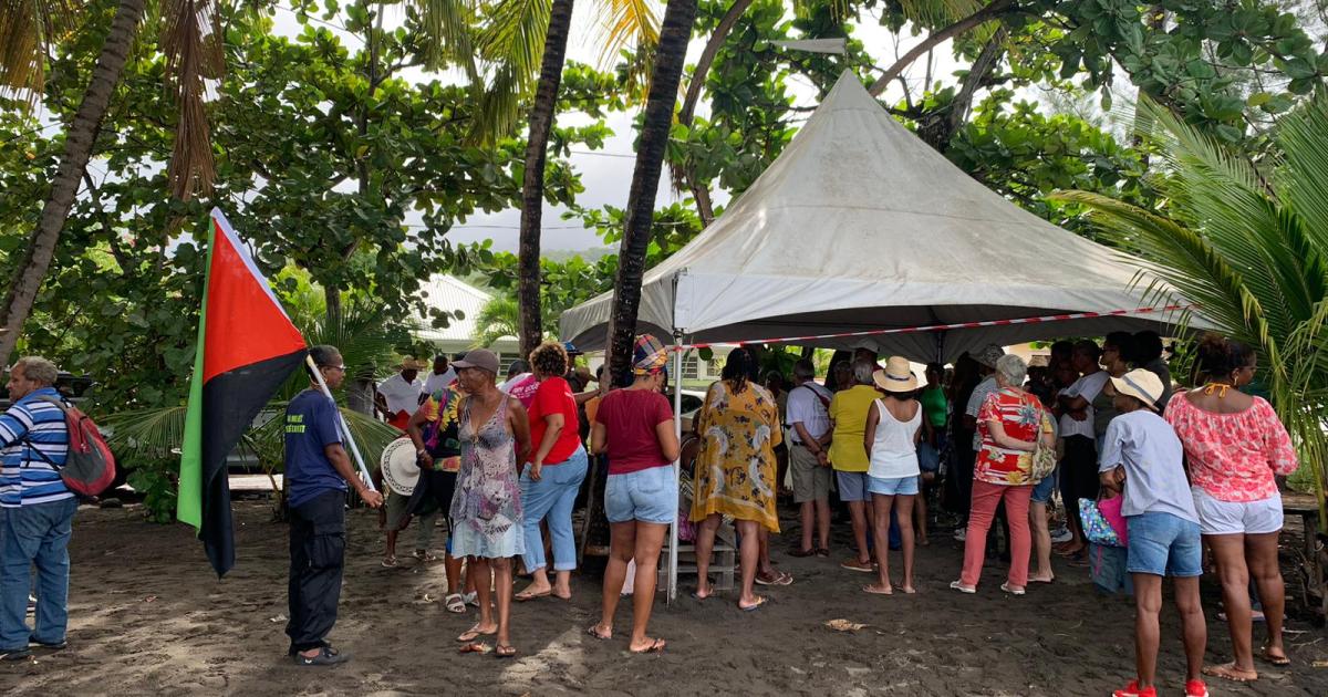 « Non à la privatisation de la plage ! », les membres de l'Assaupamar opposés à la construction d'un complexe sportif au Carbet