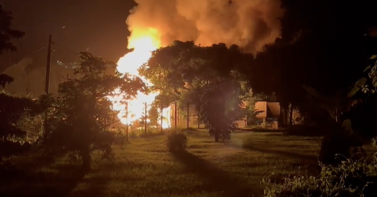     





[VIDEO] Explosion et incendie important sur une exploitation agricole au Saint-Esprit




