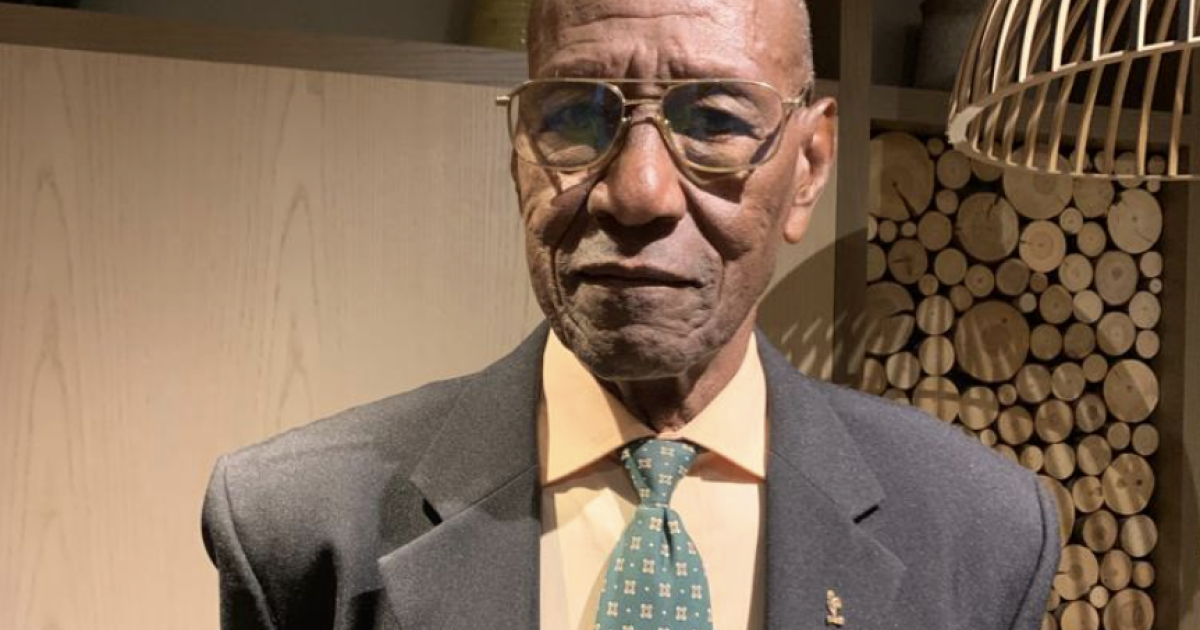 Frantz Dambo, président de la Ligue de Martinique de basket-ball décoré du « coq de bronze »