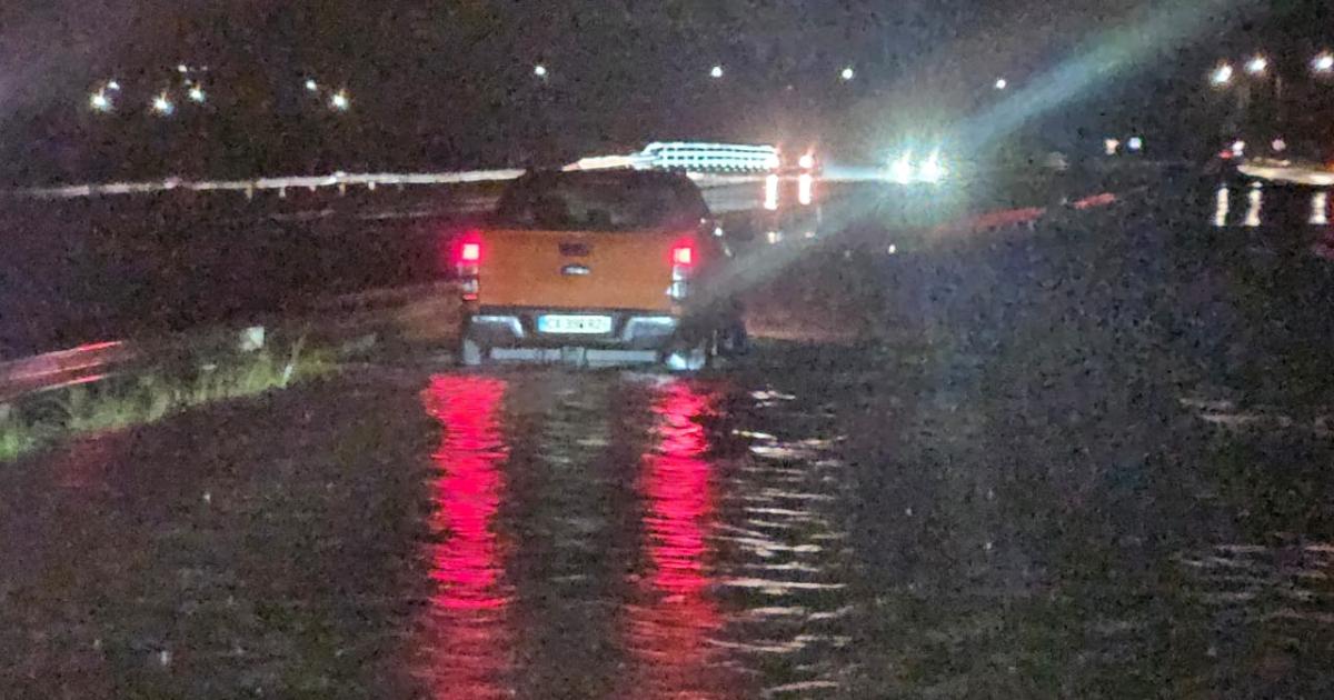 Des dizaines d'automobilistes bloqués sur la RN5 entre Petit-Bourg et Rivière-Salée